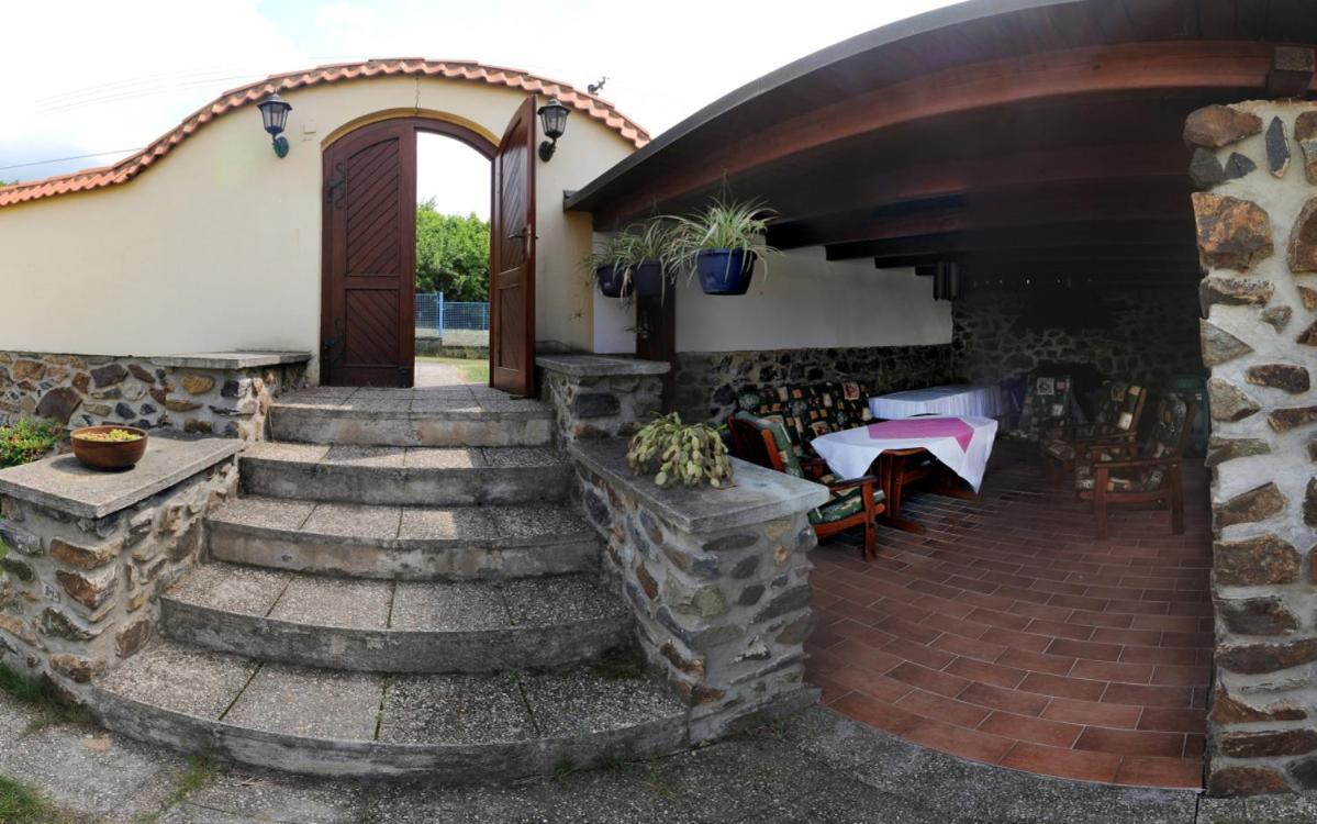 Penzion a Restaurace Nad Hradem Křivoklát Esterno foto