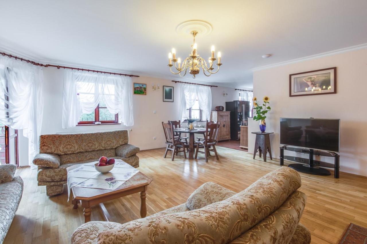 Penzion a Restaurace Nad Hradem Křivoklát Esterno foto