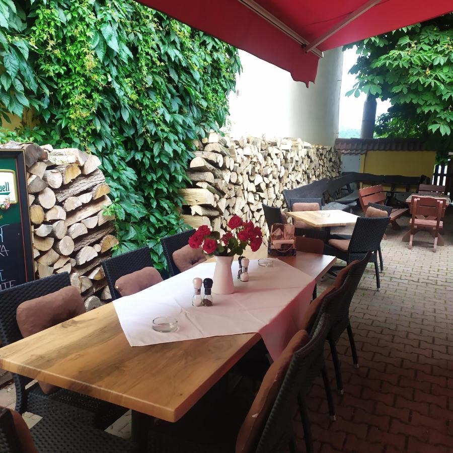 Penzion a Restaurace Nad Hradem Křivoklát Esterno foto