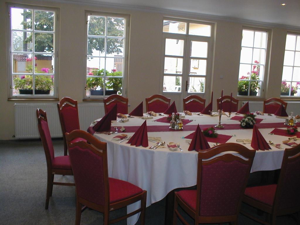 Penzion a Restaurace Nad Hradem Křivoklát Esterno foto