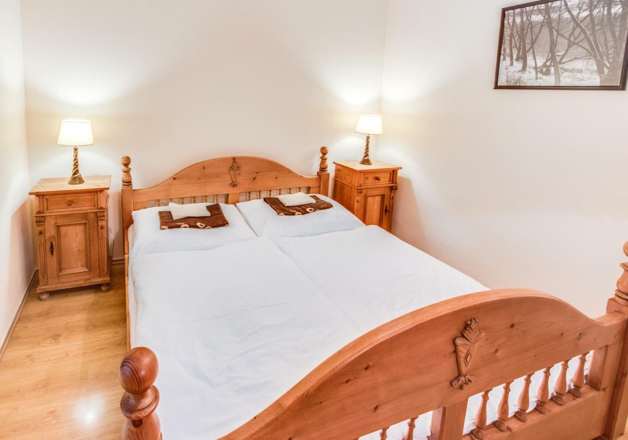 Penzion a Restaurace Nad Hradem Křivoklát Esterno foto