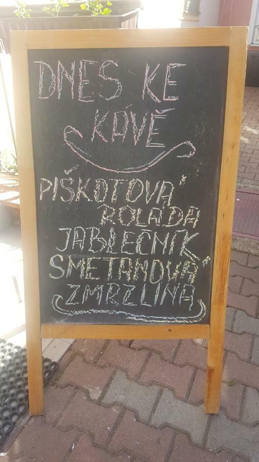 Penzion a Restaurace Nad Hradem Křivoklát Esterno foto